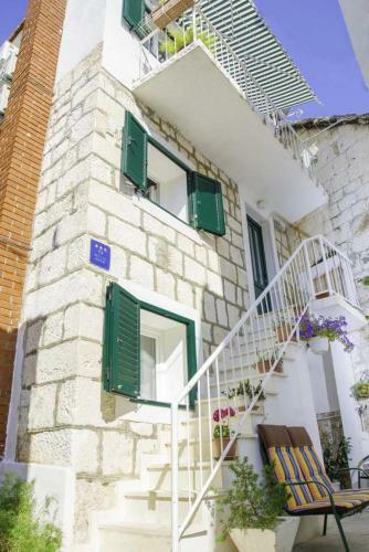 Seaside Holiday House Rogoznica - 5258