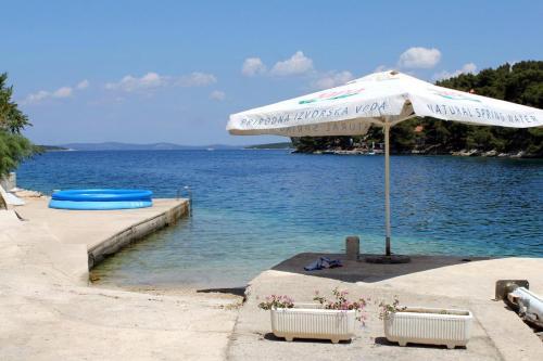 Apartments With A Parking Space Sali (dugi Otok) - 8083