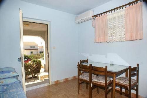 Apartments By The Sea Sevid (Trogir) - 4287