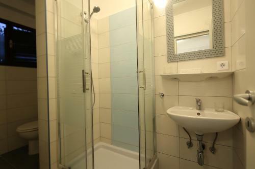 Hostal Guest House Zeba & Riviera