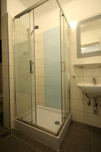 Hostal Guest House Zeba & Riviera