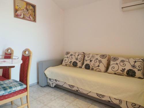 Jadranovo One-bedroom Apartment 1