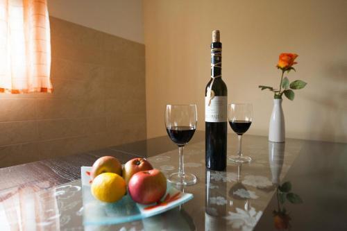 Apartment Split 11623b