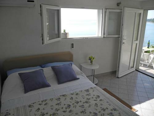 Hostal Apartments & Room Paula