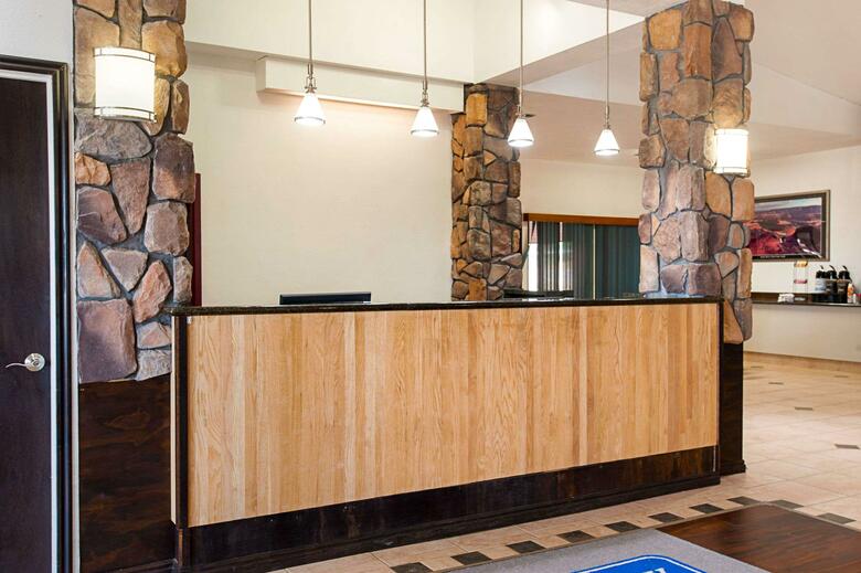 Hotel Quality Inn & Suites