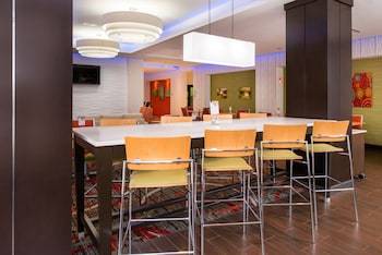 Holiday Inn Express Hotel & Suites Monroe