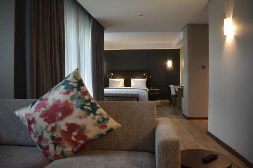 Epic Hotel & Suites