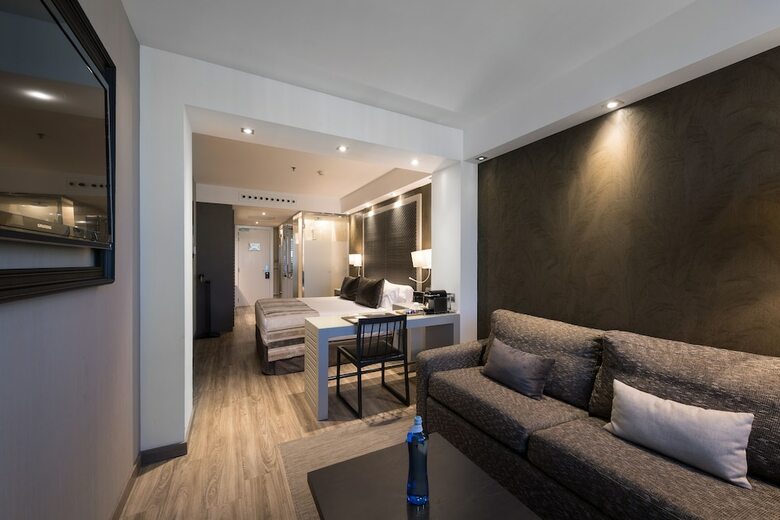 Hotel Catalonia Square