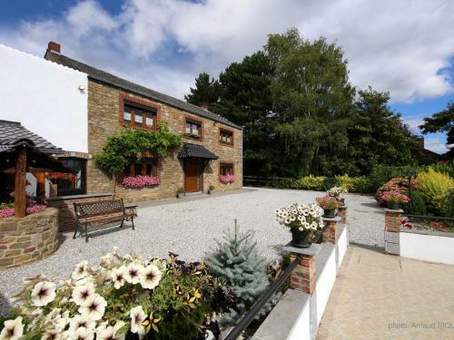 Charming Holiday Home In Mettet With Garden