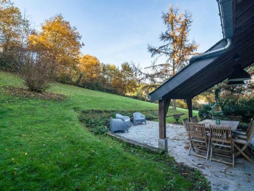 Luxurious Farmhouse Near Forest In Anhee