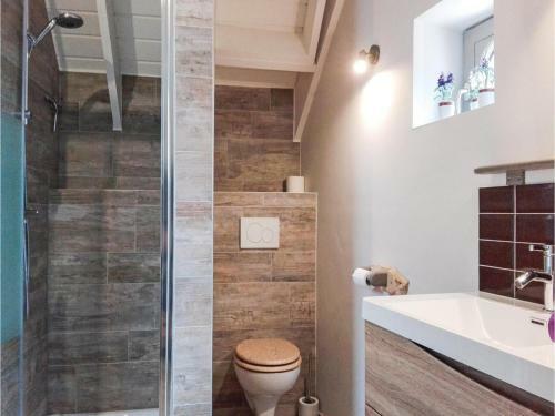 Nine-bedroom Holiday Home In Borgloon
