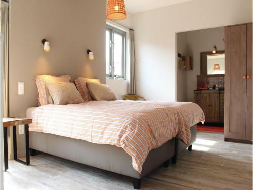 Nine-bedroom Holiday Home In Borgloon