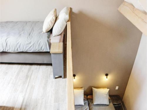 Nine-bedroom Holiday Home In Borgloon