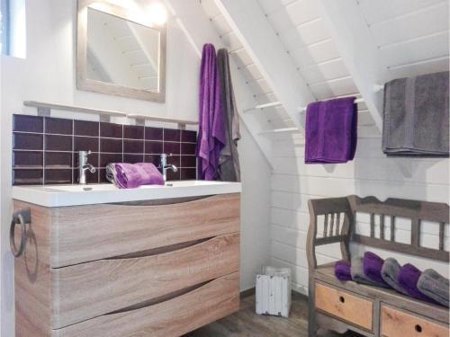 Nine-bedroom Holiday Home In Borgloon