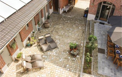 Nine-bedroom Holiday Home In Borgloon