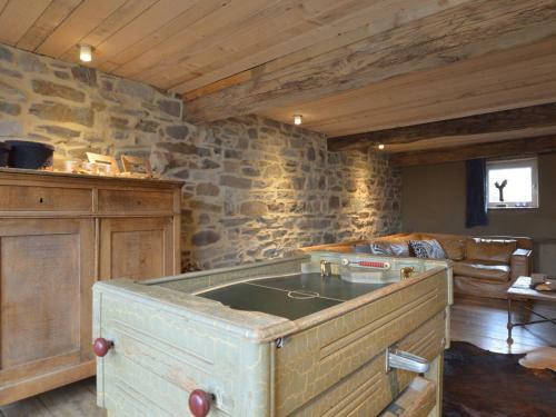 Cozy Cottage In Theux With Pool And Jacuzzi