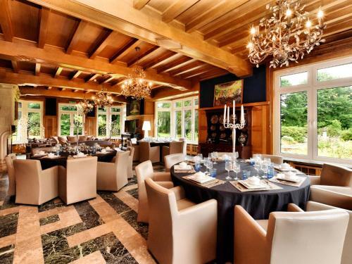 Luxurious Castle With Jacuzzi In The Belgian Countryside
