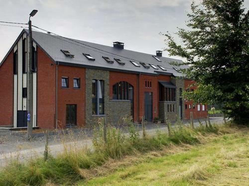 Spacious Holiday Home With Sauna In Rendeux