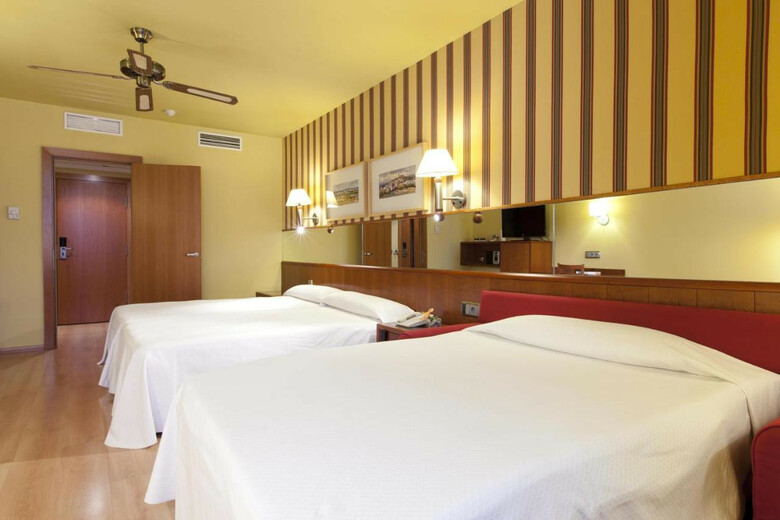 Hotel Ilunion Les Corts Spa