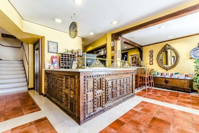 Hotel Meson Del Cid