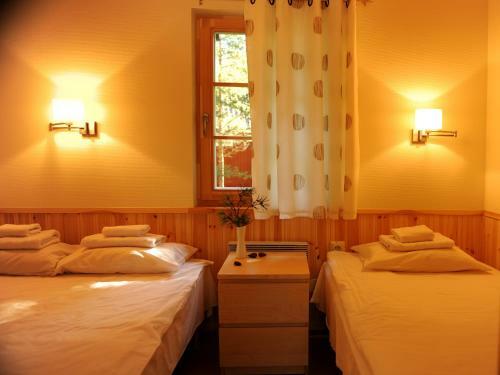Roosta Holiday Village