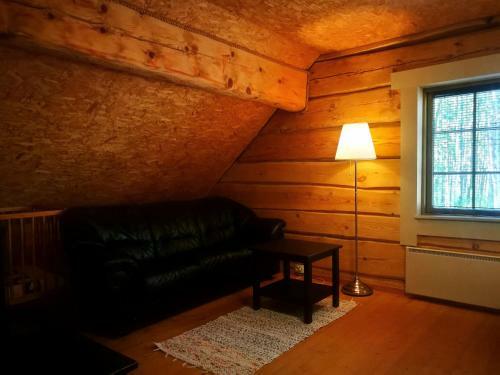 M�ndjala Forest House