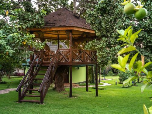 Hotel Fun Retreat Resort