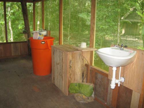 Hostal Lodge Jungle Wolf Expeditions