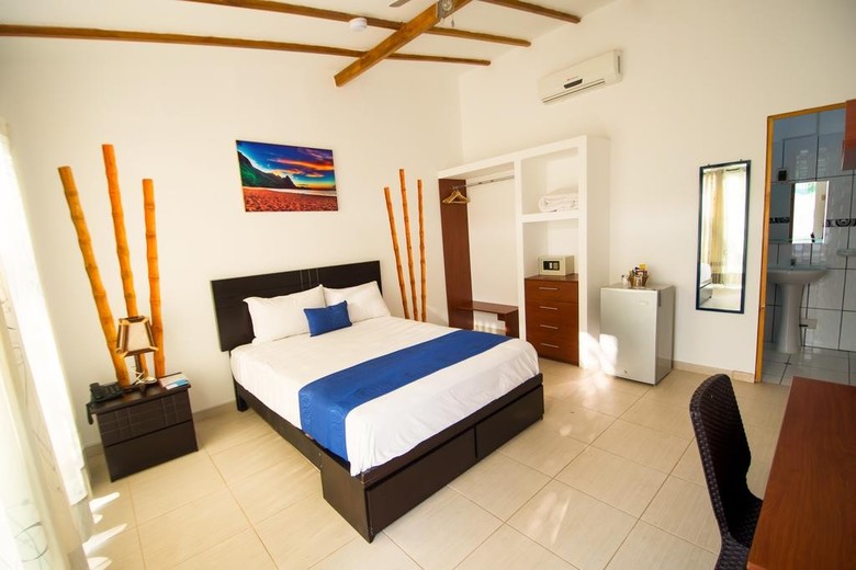 Nauti-k Beach Hotel