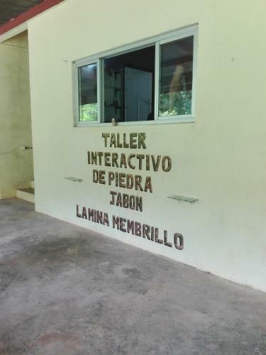 Albergue Hostal Familiar El �ngel Panam� B&B