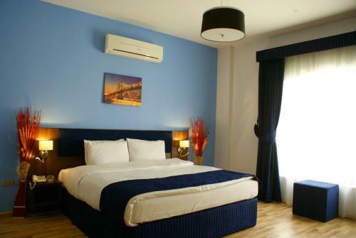 Weekend Hotel & Apartments