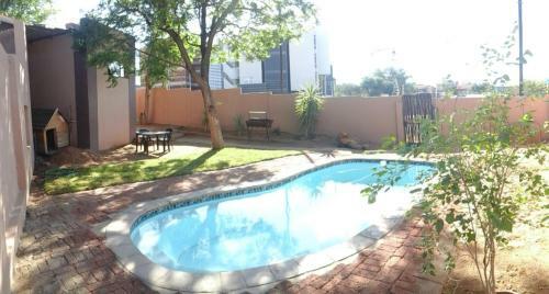 Hostal Zzz Guesthouse