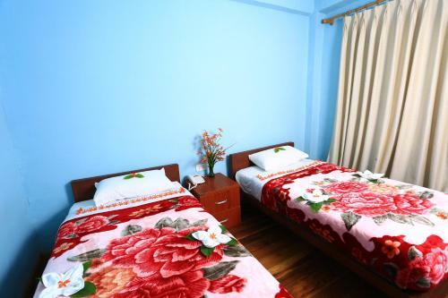 The Floral Breeze Hotel (Mt. Victoria)