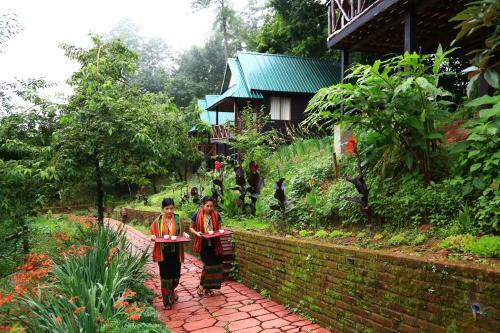 The Floral Breeze Hotel (Mt. Victoria)
