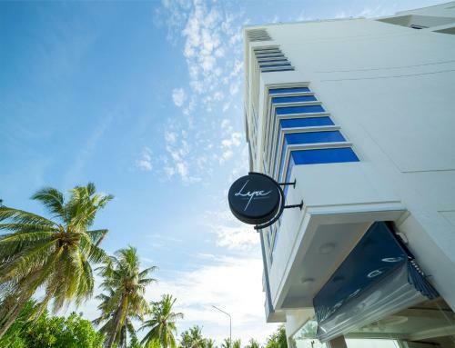 Hostal The White Harp Beach Hotel