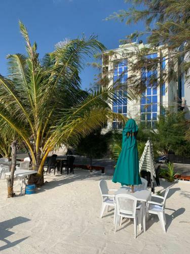 Hostal Rivethi Beach Hotel
