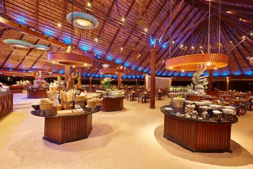 Hotel Kuredu Island Resort & Spa