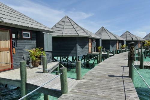 Hotel Komandoo Island Resort & Spa