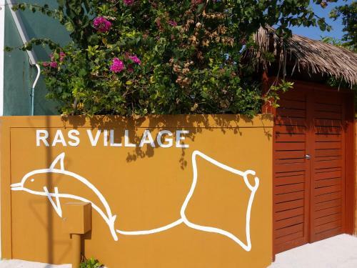 Hostal Ras Village