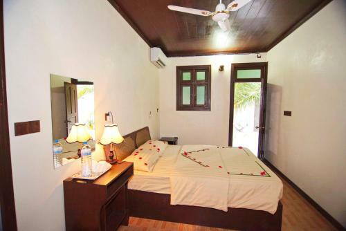 Hostal Kuri Beach View Inn