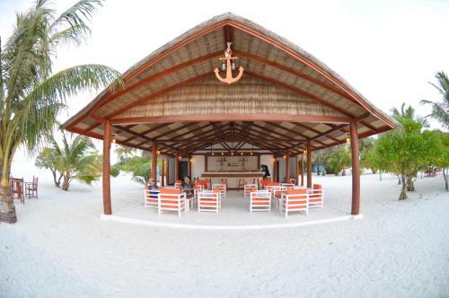 Hotel Holiday Island Resort