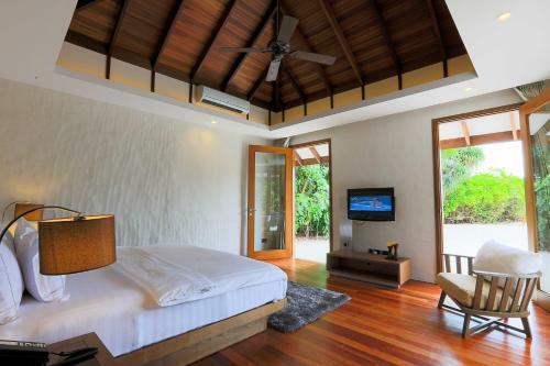 Hotel Hideaway Beach Resort & Spa