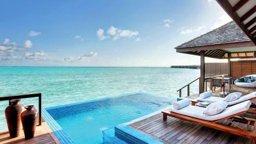 Hotel Hideaway Beach Resort & Spa