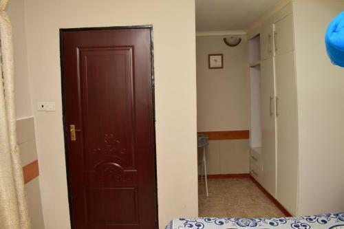 Hostal 244 Guest House
