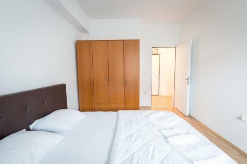 Dona Apartment