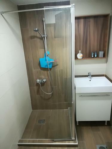 Rooftop Apartment Near Town Centre - Brand New