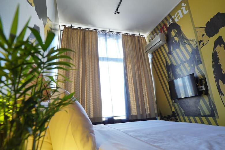 Hostel Log Inn