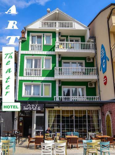 Art Theatre Caffe - River View Hotel