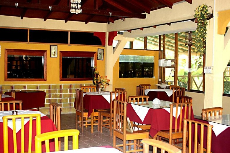 Hotel Caba�as Yakuruna