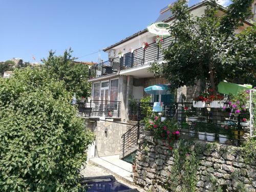 Apartment Ain Naum